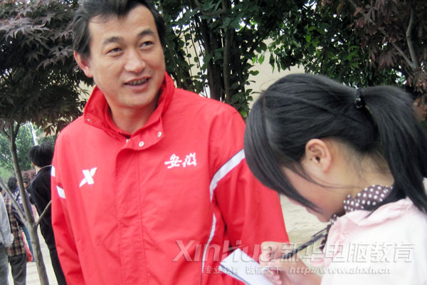 通讯社记者采访安徽队运动员