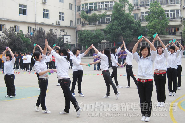 充满温馨气氛的表演现场