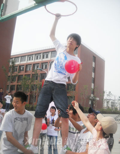 气球扣篮 趣味无限