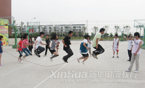 多人跳绳