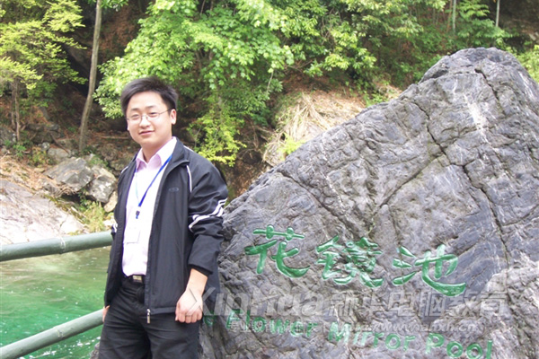 阳光灿烂的新华杰出学子薛敏