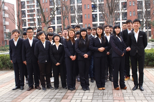 安徽新华电脑专修学院艺术系学生会给大家拜年了!