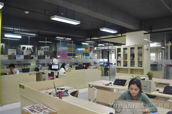 环境艺术设计专业学子工作环境