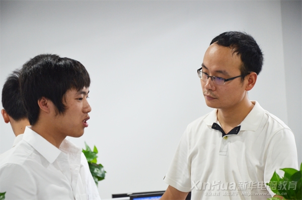华夏君老师与学生黄吉平交流