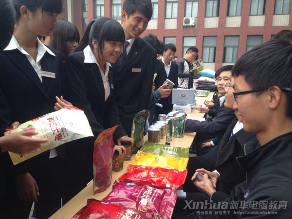 新疆禾田农大枣很受同学们的欢迎,不少学生纷纷前来咨询