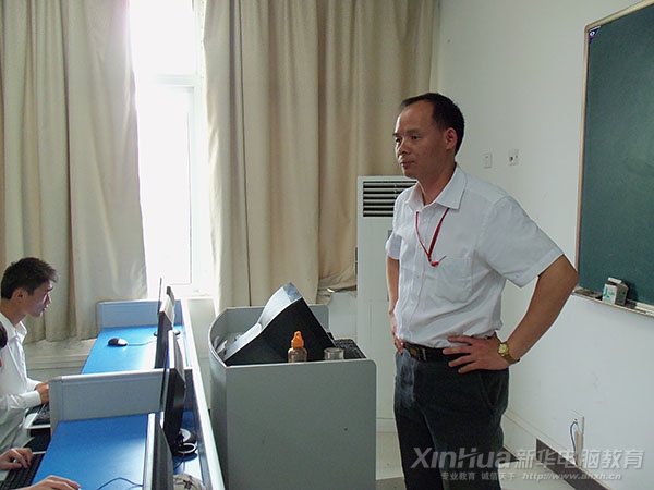 现场老师对学子饱含期望